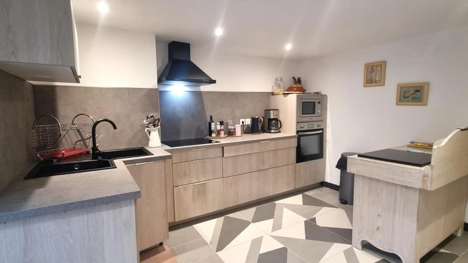 Semesterbostad Gite De Charme Pour 13 Pers. Avec Spa Et Wifi - Fr-1-496-336 Saint-Julien-Molin-Molette